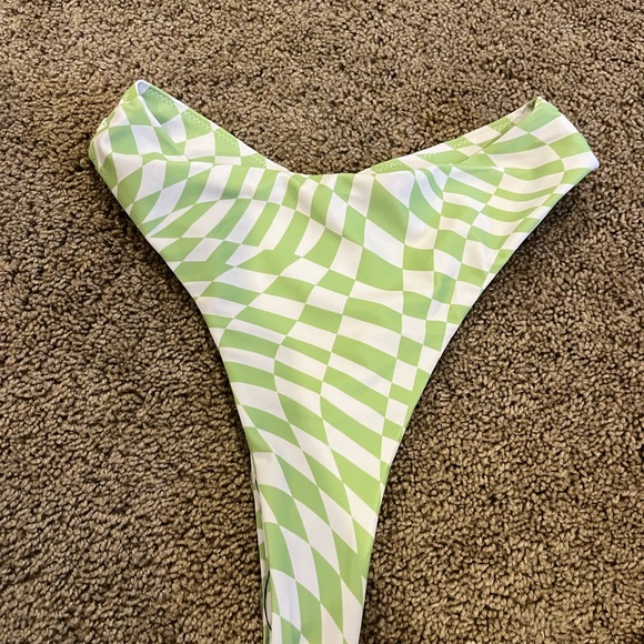 Riza V bottoms - Picture 2 of 4